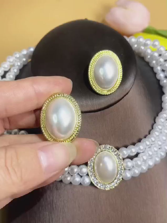 Women's Pearl Necklace